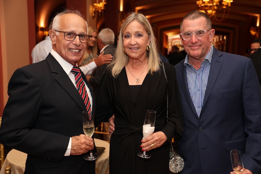 AGC Holiday 2025A17A3742