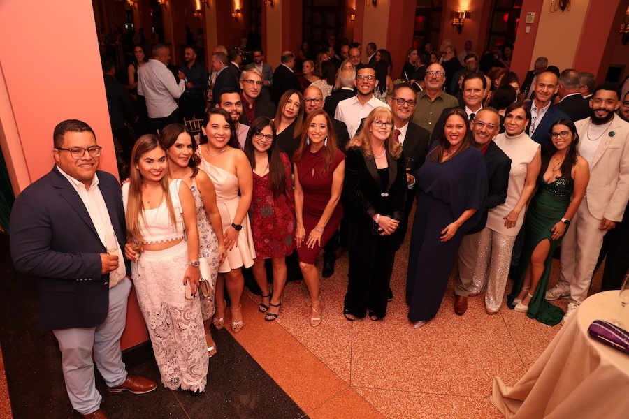 AGC Holiday 2025A17A3743