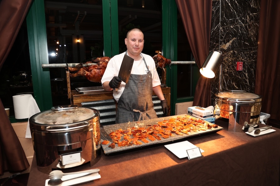 AGC Holiday 2025A17A3756