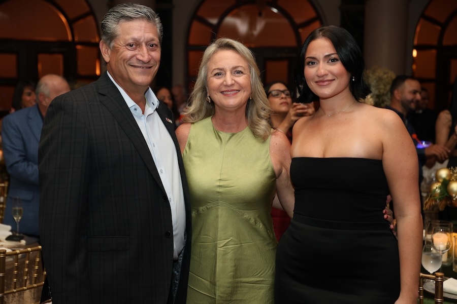 AGC Holiday 2025A17A3785