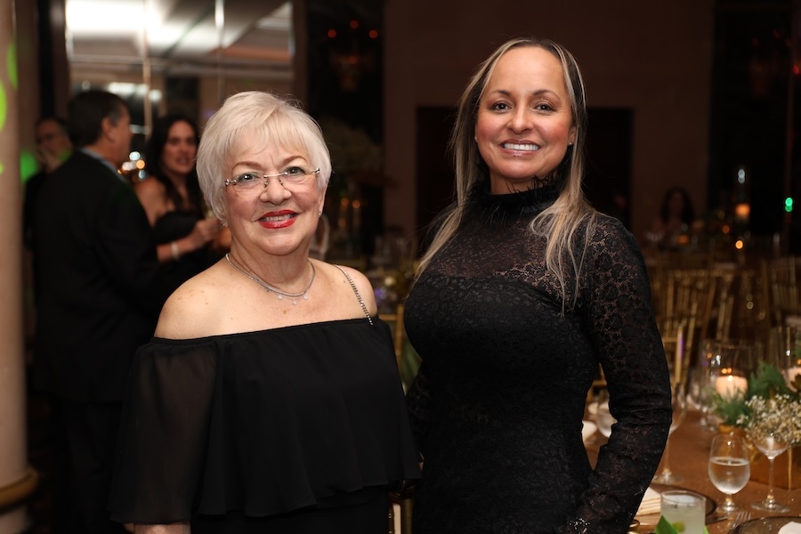 AGC Holiday 2025A17A3800