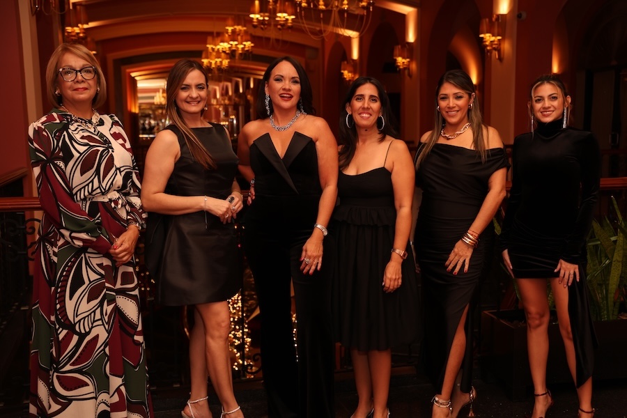 AGC Holiday 2025A17A3823