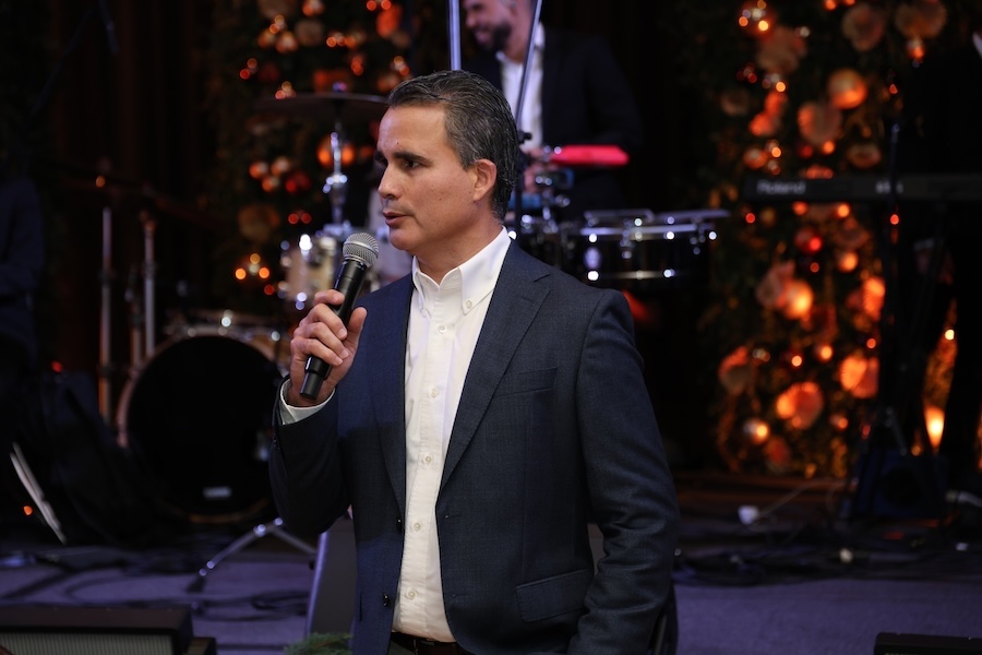 AGC Holiday 2025A17A3828