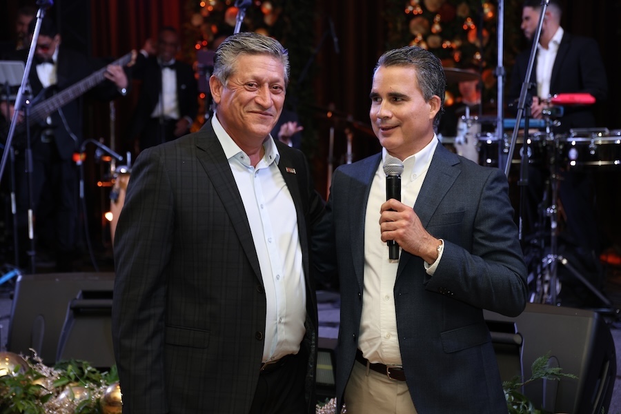 AGC Holiday 2025A17A3833