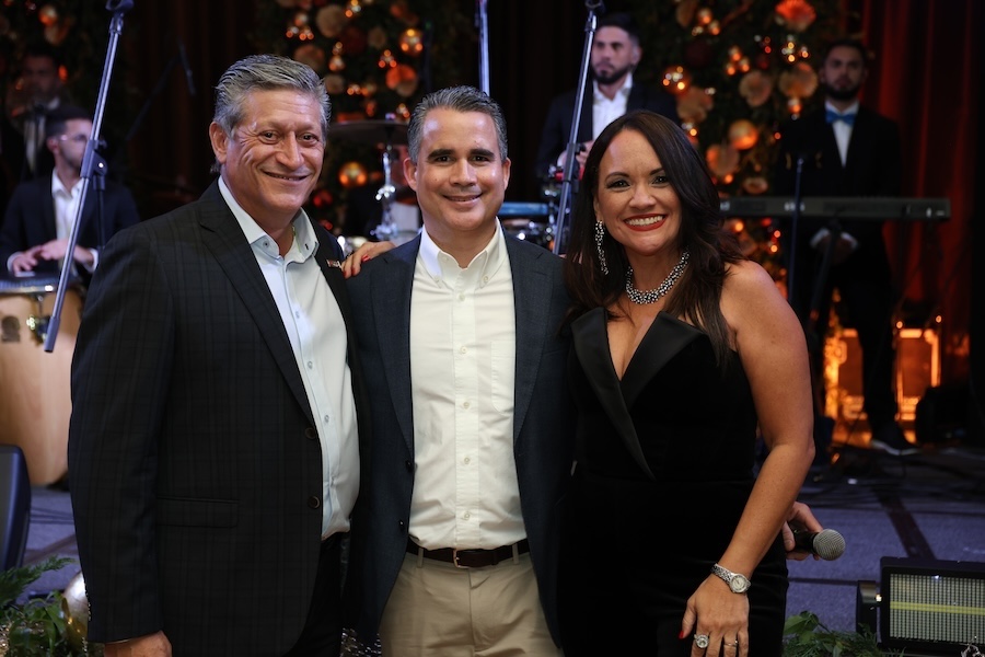 AGC Holiday 2025A17A3835