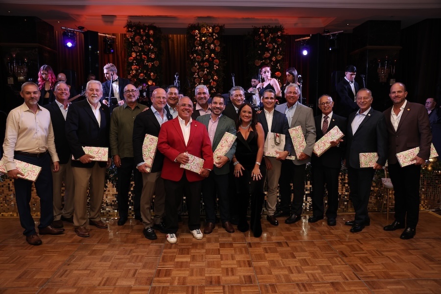 AGC Holiday 2025A17A3845