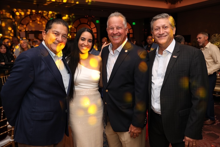 AGC Holiday 2025A17A3851