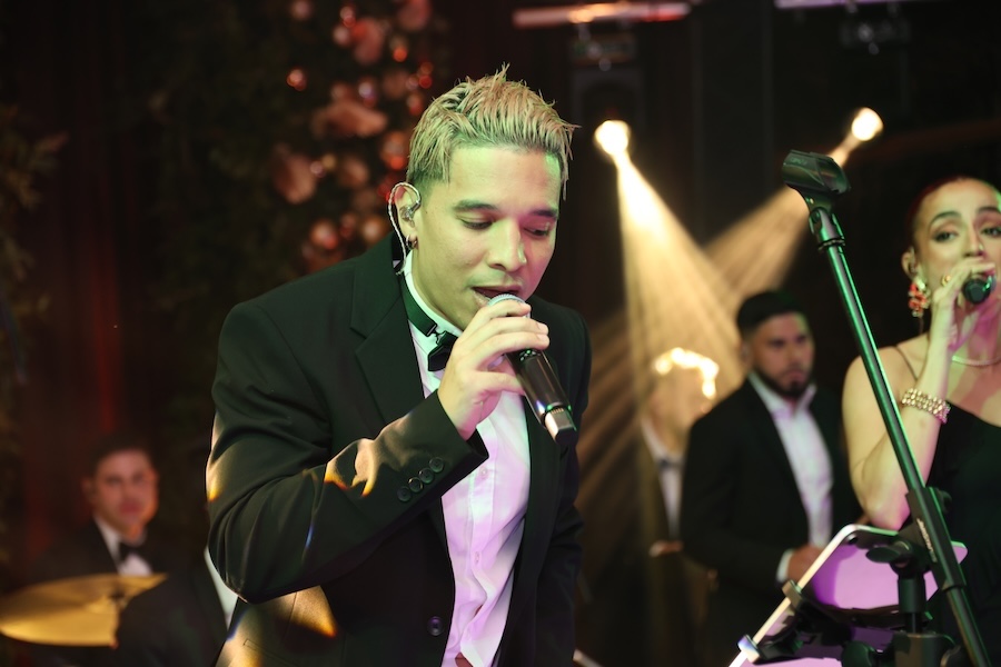 AGC Holiday 2025A17A3862