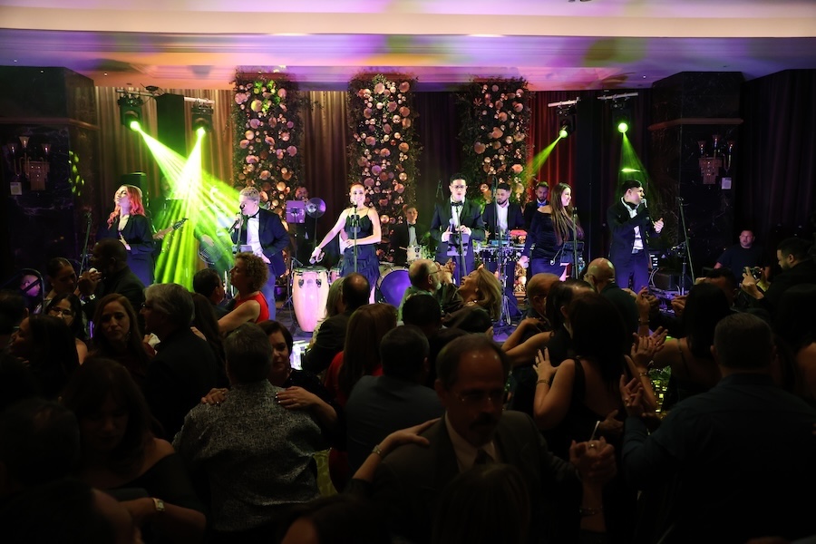 AGC Holiday 2025A17A3872