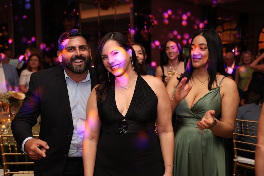 AGC Holiday 2025A17A3879