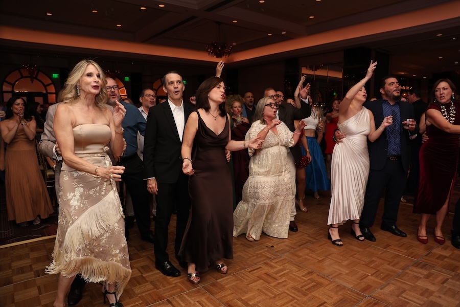 AGC Holiday 2025A17A3886