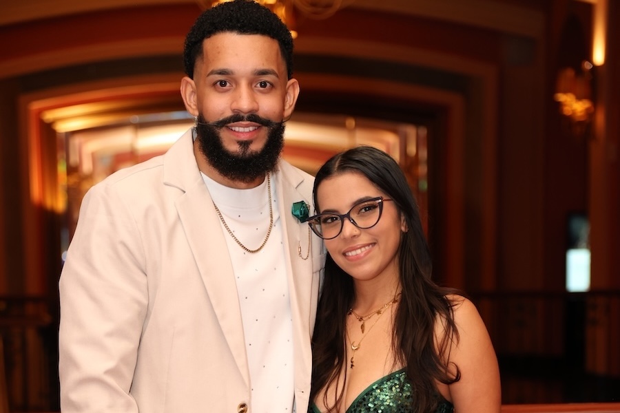 AGC Holiday 2025A17A3910