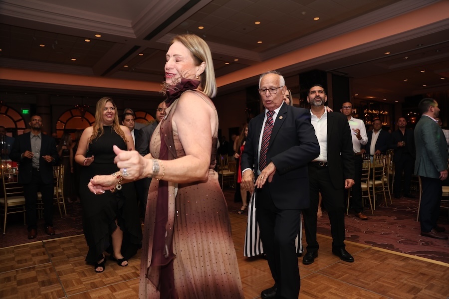 AGC Holiday 2025A17A3922