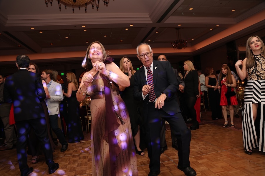 AGC Holiday 2025A17A3923