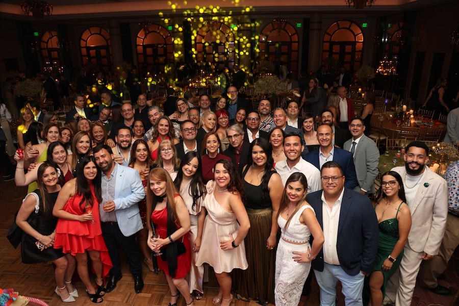 AGC Holiday 2025A17A3940