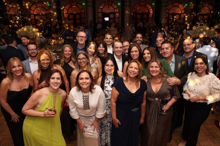 AGC Holiday 2025A17A3942