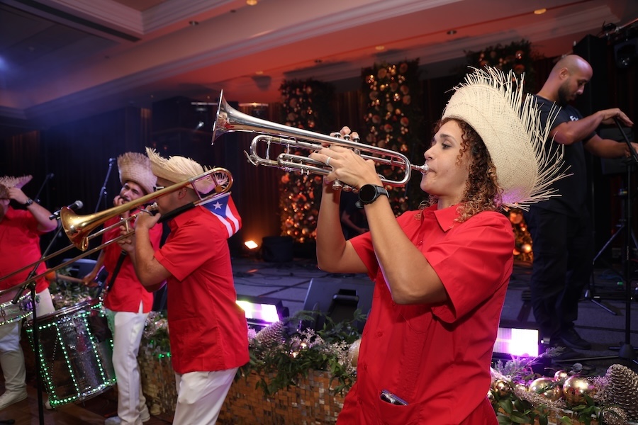 AGC Holiday 2025A17A3960